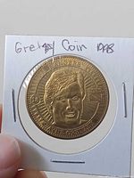 Obverse view showing Gretzky portrait and inscriptions
