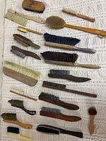 Full grouping of 21 assorted vintage brushes