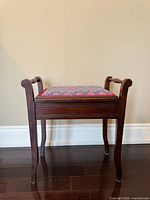 Full view of piano bench front left angle