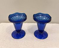 Front view of both cobalt blue sundae dishes