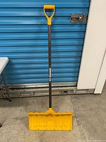 Full view of Garant snow pusher shovel