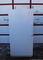 Front view of closed refrigerator