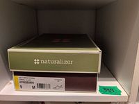 Naturalizer shoe box showing size 9 M and model info