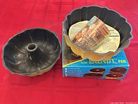 Bundt pan interior and exterior view with box