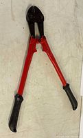 Full view of bolt cutter closed