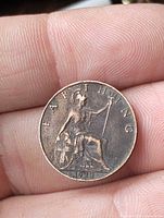 Reverse of coin showing Britannia and date 1923