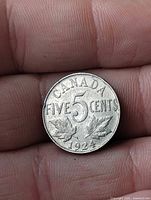 Reverse side of 1924 Canada five-cent coin