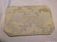 Single placemat showing full design and color