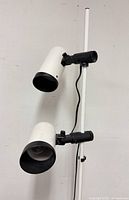 Close-up upper adjustable head and mounting mechanism