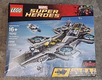 Front of LEGO Marvel Super Heroes SHIELD Helicarrier box showing artwork and set details