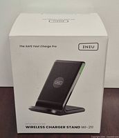 Front of sealed INIU WI-211 wireless charger stand box