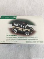 Box panel showing product information and image of The City Ambulance #56.58910