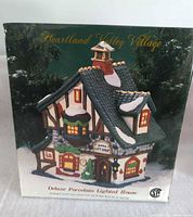 Box showing Heartland Valley Village Santa's Gift Shop image and branding