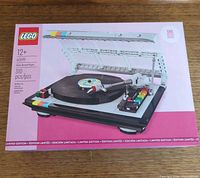 Front of sealed LEGO 40699 Retro Record Player box showing piece count and age rating