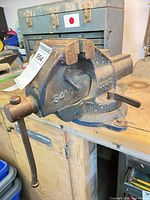 Overall view of Record 34P vise on workbench