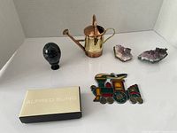 Group shot showing all items in lot