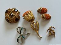 Front view of all jewellery pieces