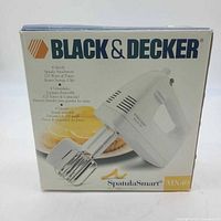 Front of retail box showing Black & Decker SpatulaSmart MX40 mixer