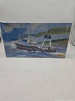 Front of sealed Heller Bodasteinur 1:200 model kit box