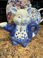 Pig-shaped Delftware teapot front view