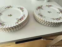 Stacked plates showing quantity and pattern