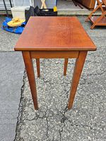 Full view of table top and legs