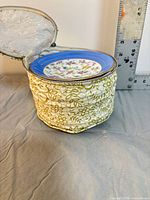 Zip-top fabric carrier holding stacked saucers