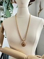 Full view of necklace on mannequin bust