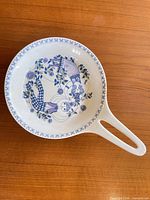Top view showing Turi Lotte motif and overall skillet shape
