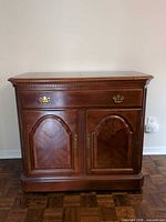 Sideboard closed showing drawer and cabinet doors