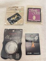 Overview of four packaged jewellery items