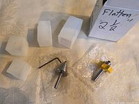 Bits, hex key, storage cases and box overview