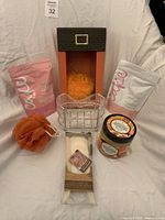 Full lot showing all bath items together