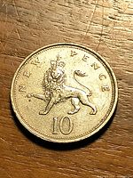 Reverse of 1975 UK ten new pence coin with crowned lion design