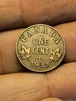 Reverse CANADA ONE CENT 1932 with maple leaves