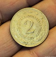 Reverse side showing numeral 2, wreath and date 1972