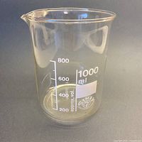 Front view of SIMAX 1000 ml glass beaker showing logo, scale and overall condition