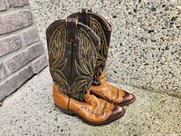 Two-tone cowboy boots side view