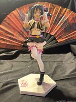 Front view of Nico Yazawa figure on base