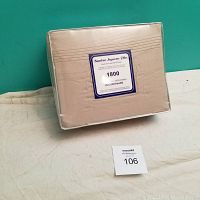 Front view of the original packaged Bamboo Supreme Plus queen size fitted sheet showing the product label specifying 1800 thread count and queen size.