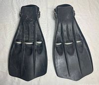 front view of both fins showing vented blades and overall wear