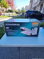 Front of boxed Xtrasun DE 1000W grow light system