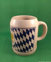Side view showing blue-white lozenge pattern