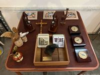 Full lot overview on table showing all items