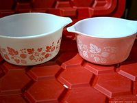 Both casserole dishes side by side showing color and pattern