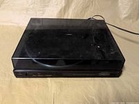 Turntable closed with dust cover