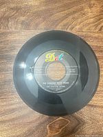 Full view of Side A label and grooves