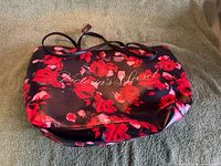 Front view showing floral pattern and logo