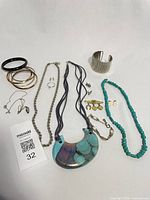 Overview of entire jewelry lot