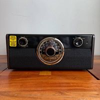 Front view of Victrola Metropolitan unit